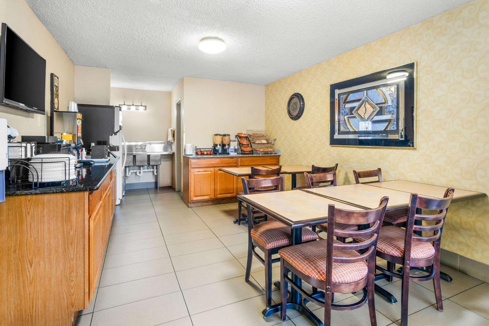 Econo Lodge Lynchburg Ngoại thất bức ảnh