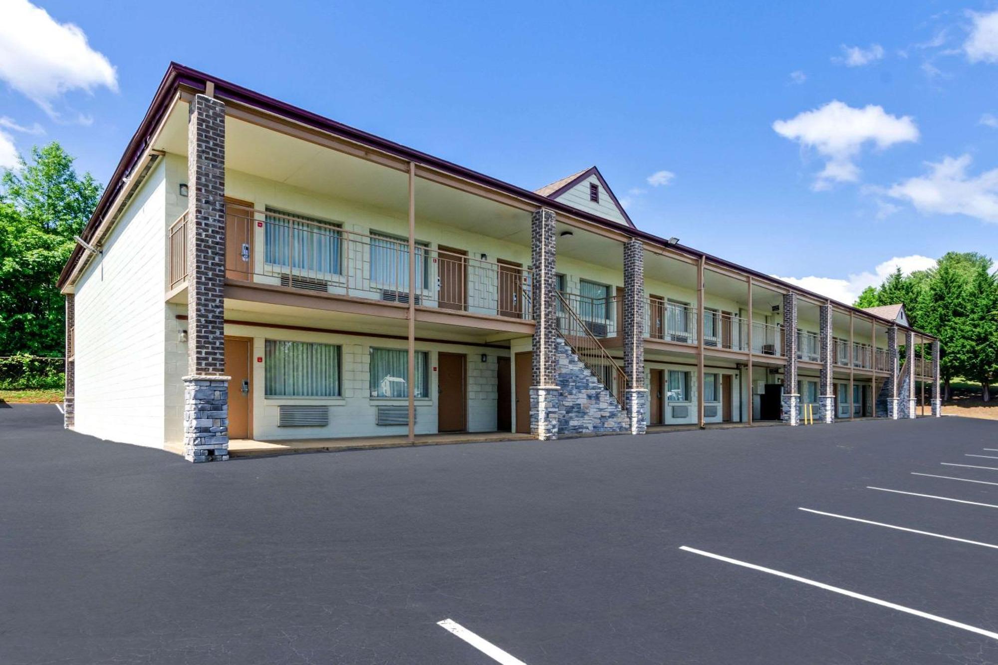 Econo Lodge Lynchburg Ngoại thất bức ảnh