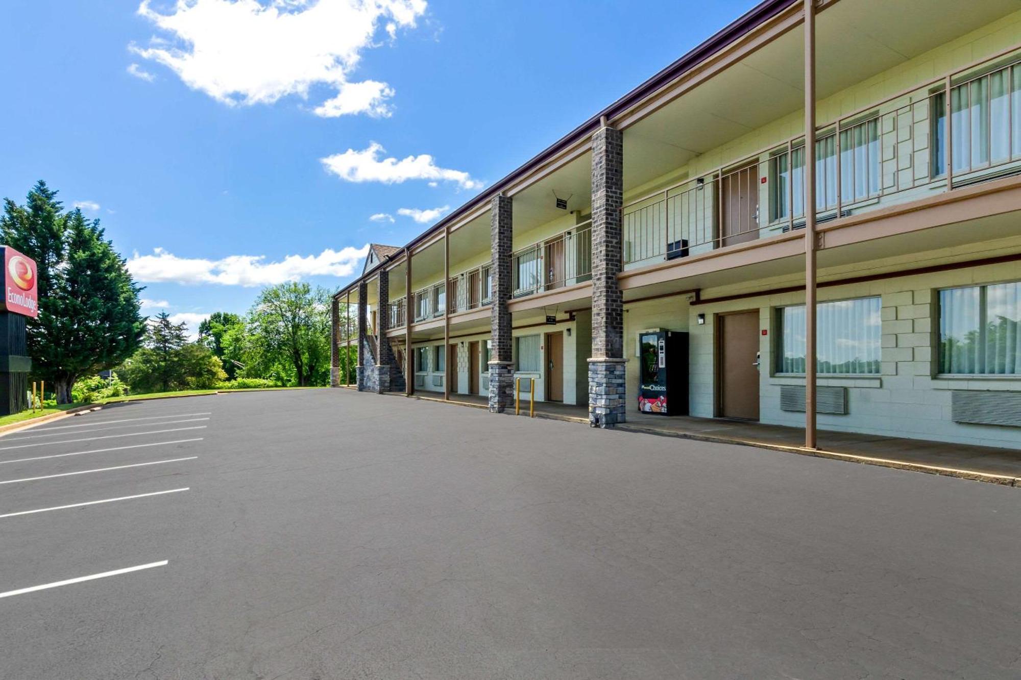 Econo Lodge Lynchburg Ngoại thất bức ảnh